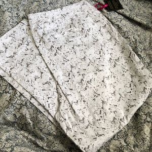 NWT Christian Siriano white snakeskin print grey pull on pants 18W